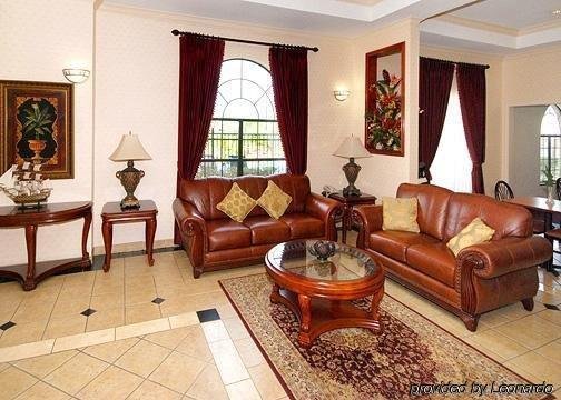 Фото Econo Lodge Inn & Suites Beaumont