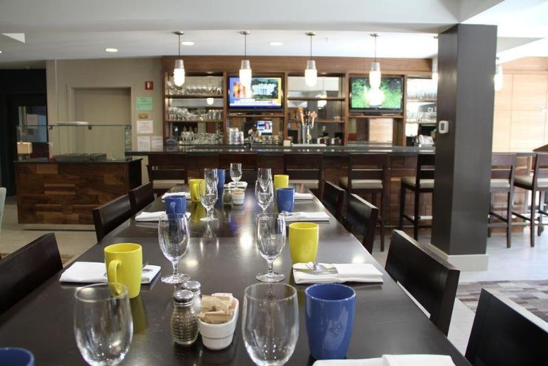 Фото Four Points by Sheraton Downtown Seattle Center