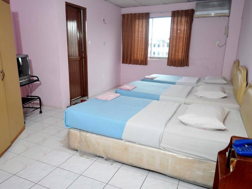 Фото Hotel Longhouse