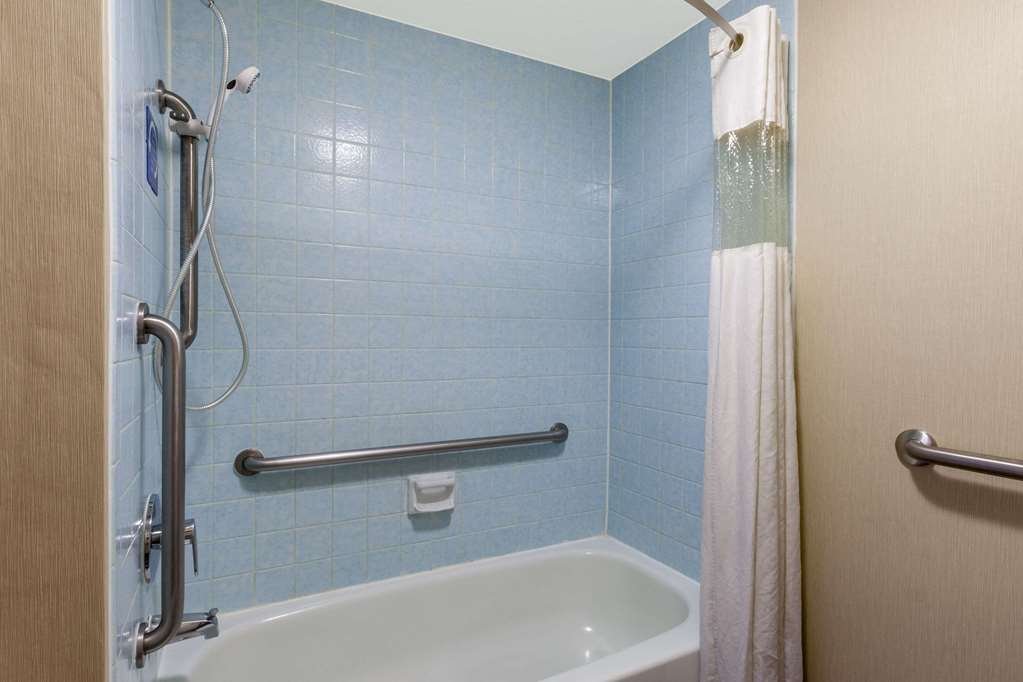 Фото Days Hotel by Wyndham Flagstaff