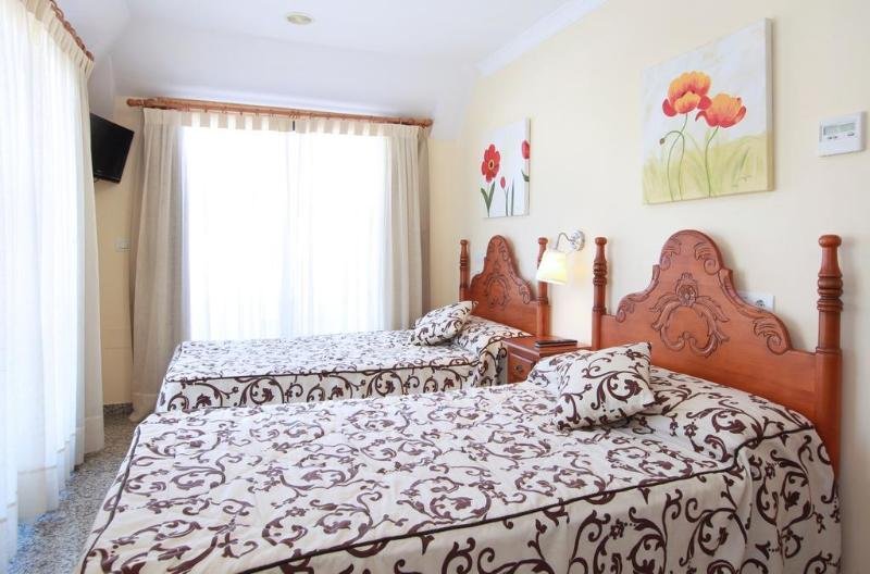Фото Hotel Reyesol