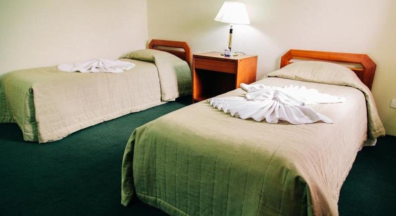 Фото Plaza Inn Week Inn
