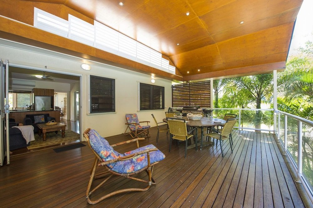 Фото Picnic Bay Apartments Unit 4