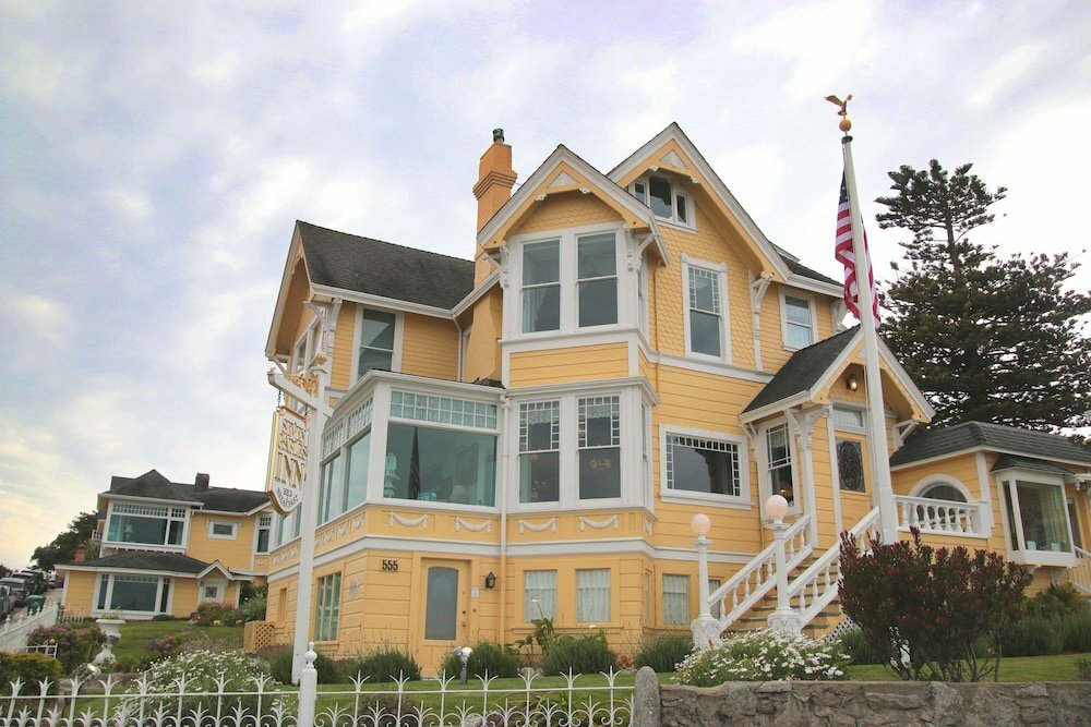 Hotel Seven Gables Inn on Monterey Bay, State of California, photo
