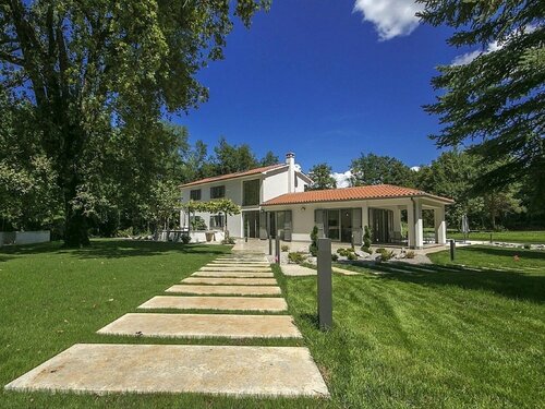 Гостиница Modern Villa on the East Coast of Istria - Nature, Privacy and Great Beaches Nearby