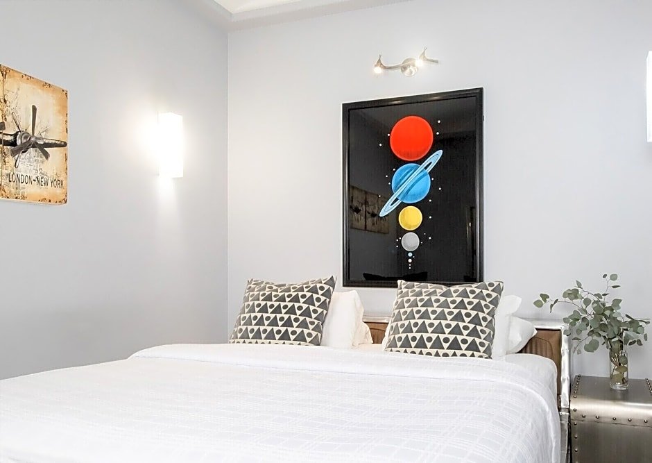 Фото Retro Suites Hotel