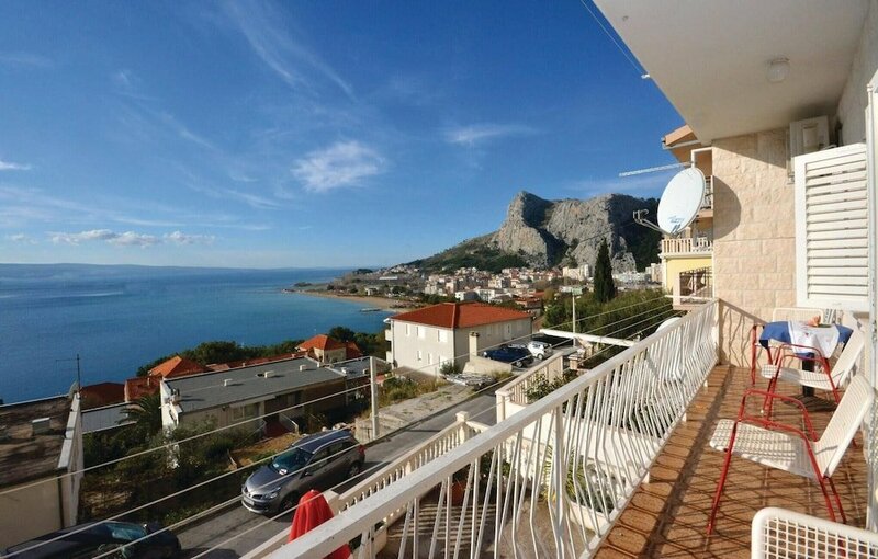 Гостиница Awesome Home in Omis With Wifi and 3 Bedrooms в Омише
