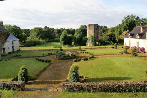 Гостиница Château de la Chasse-Guerre в Лавале