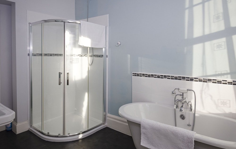 Фото Crofton House Hotel