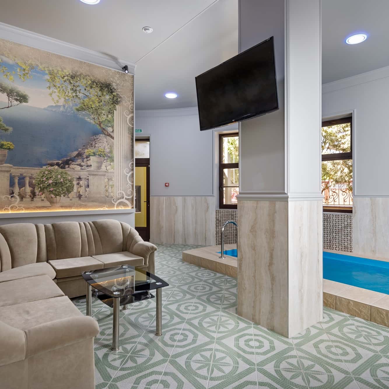 Фото Биография