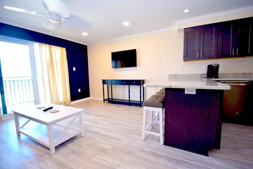 Фото Ocean Hideaway 206 1 Bedroom 1.5 Bathroom Condo