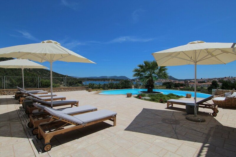 Гостиница Grand Bleu Villas