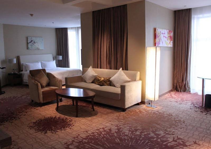 Фото Four Points by Sheraton Qingdao Chengyang