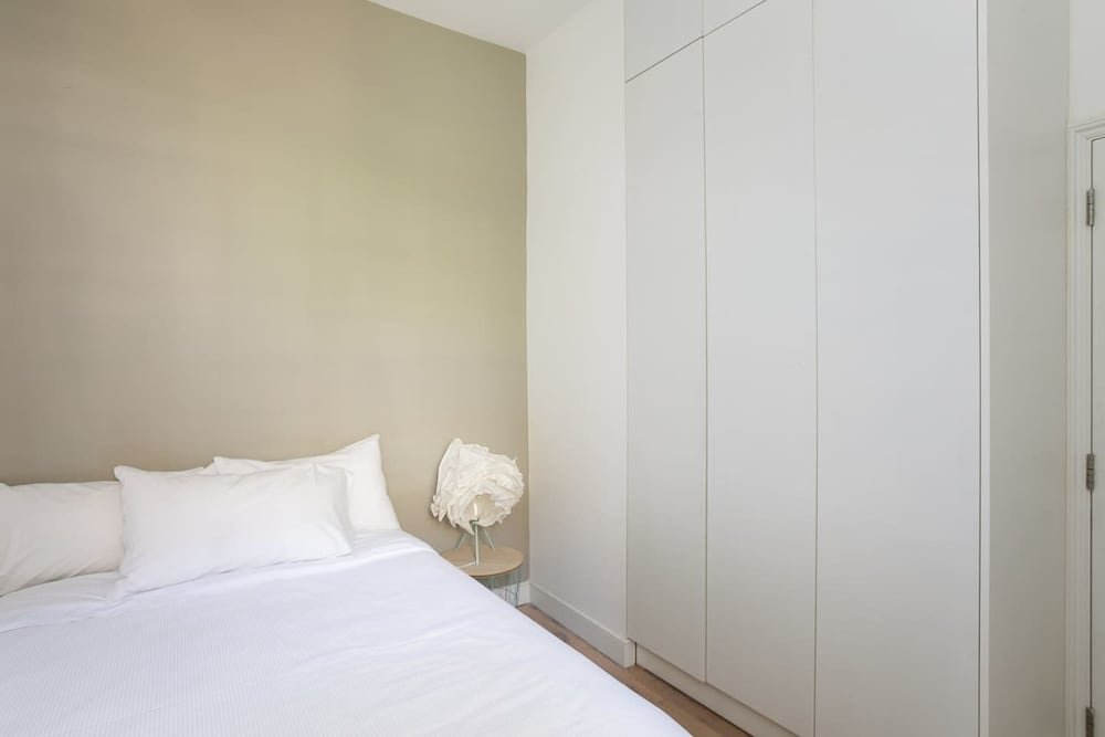 Фото Bright 2br Home in West Kensington, 6 Guests