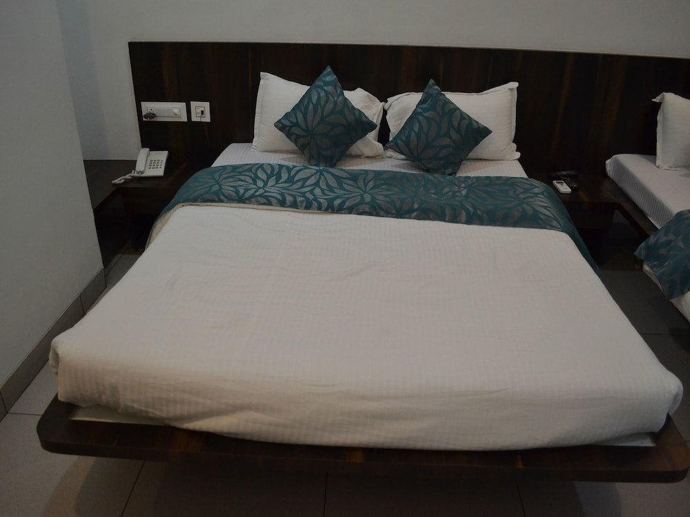 Фото Oyo 9938 Hotel Venkateshwara