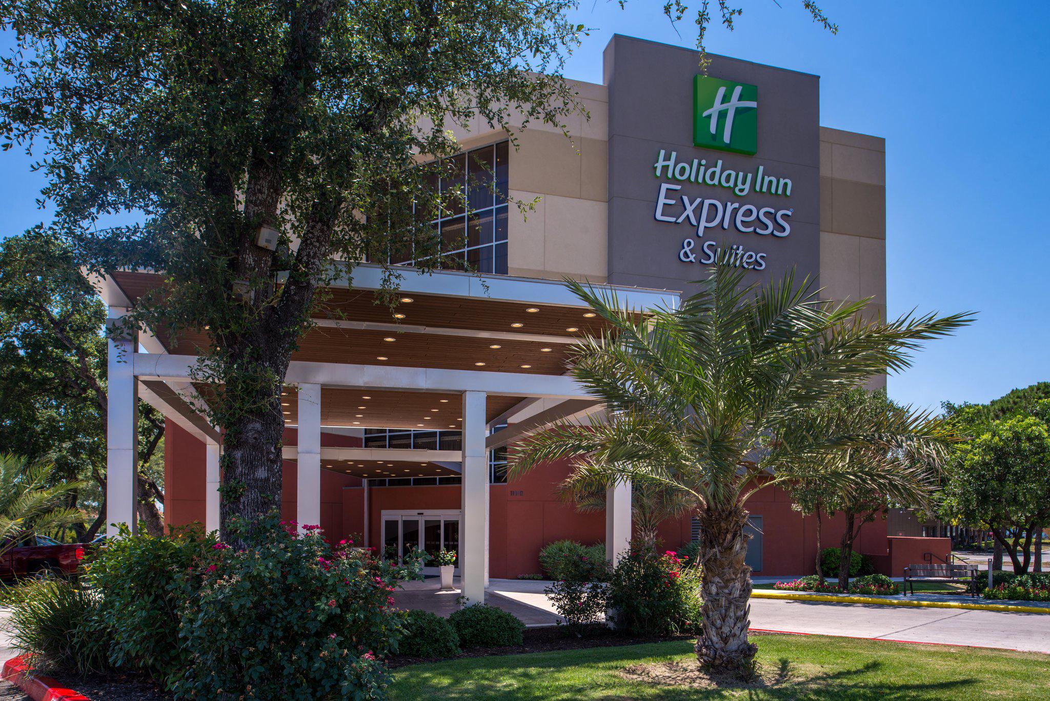 Фото Holiday Inn Express & Suites San Antonio Medical-Six Flags, an Ihg Hotel