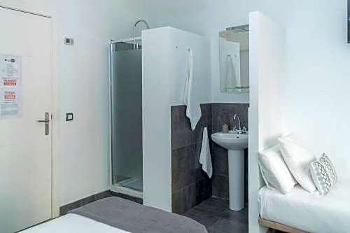 Фото Hostal Gran VIA 63 Rooms