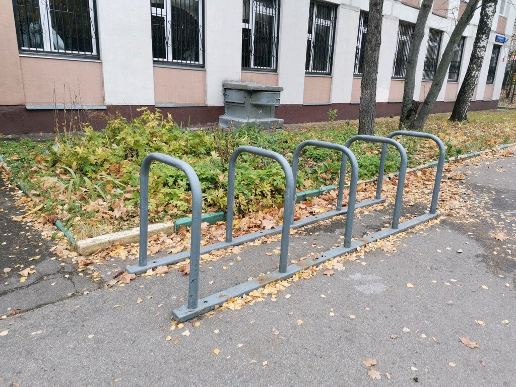Bicycle parking Velosipednaya parkovka № 34068 Shkola № 880, Moscow, photo