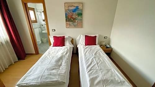 Фото Casteluce Hotel Funivie Pinzolo