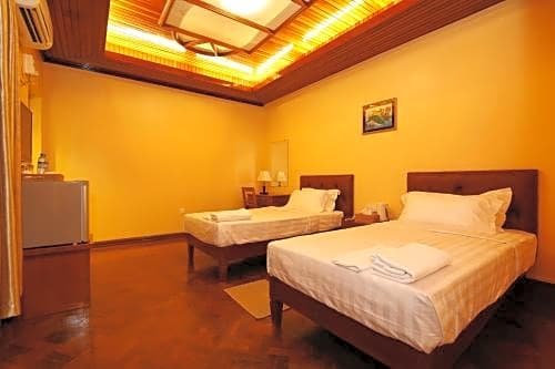 Фото Inn Hundred Moon