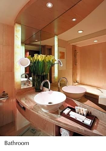 Фото Royal Park Hotel