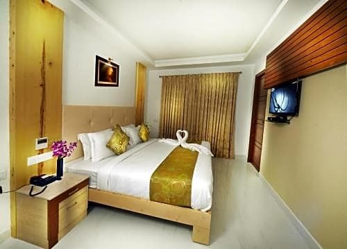 Фото Hotel Mahis Gateway