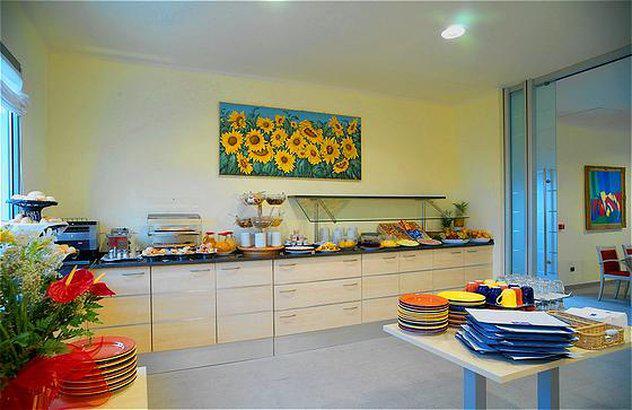 Фото Holiday Inn Express Parma