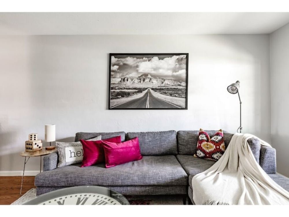 Фото Elm - Modern 4bd Private Pool & Walk to Biltmore