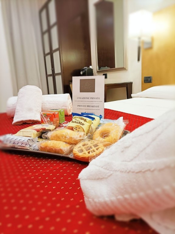 Фото Hotel Fiorella Milano