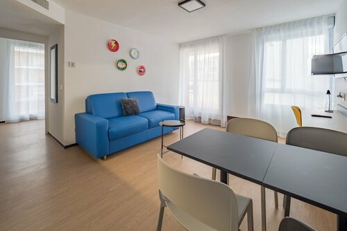 Хостел Le Hüb Grenoble в Гренобле