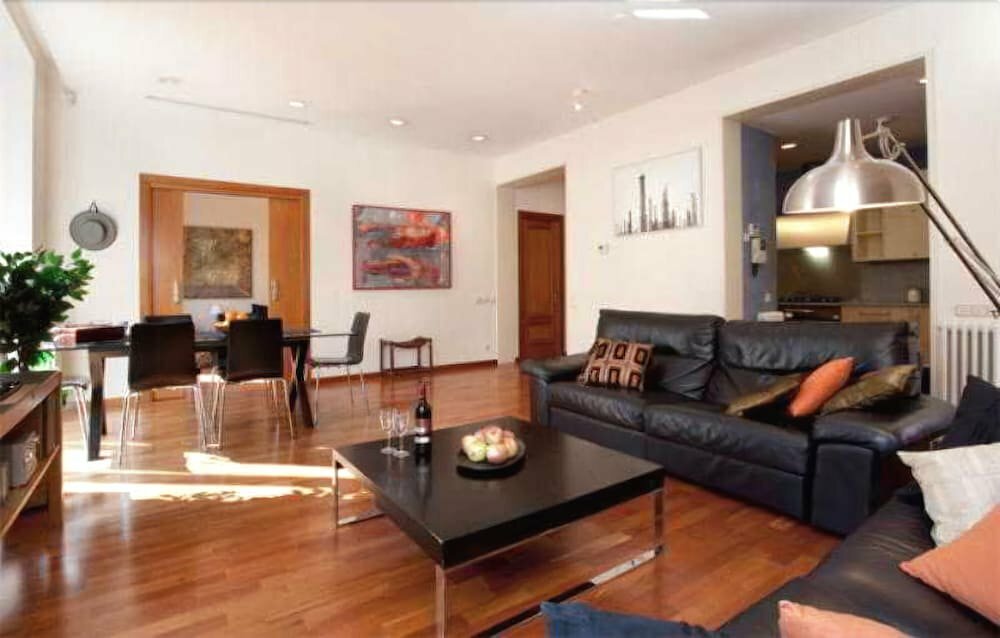 Short-term housing rental Alcam Plaza Cataluña, Barcelona, photo