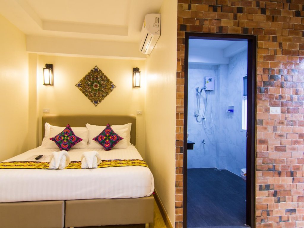 Фото Suan Dok Gate Guesthouse