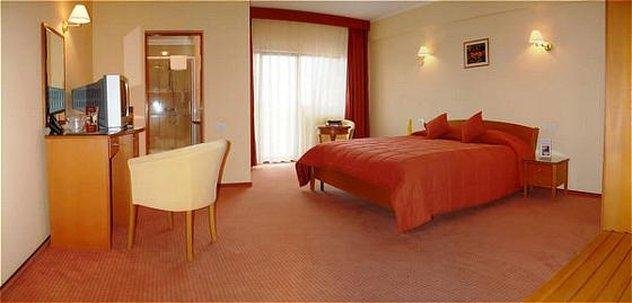 Фото Ramada by Wyndham Edmonton Yellowhead Nw