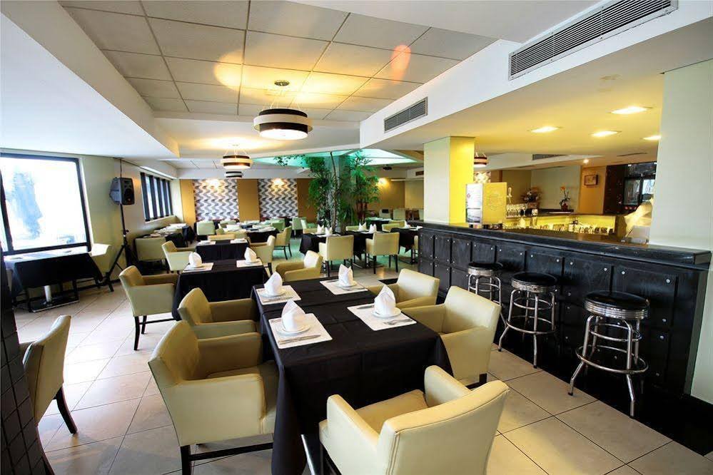 Фото Hotel Adrianópolis All Suites