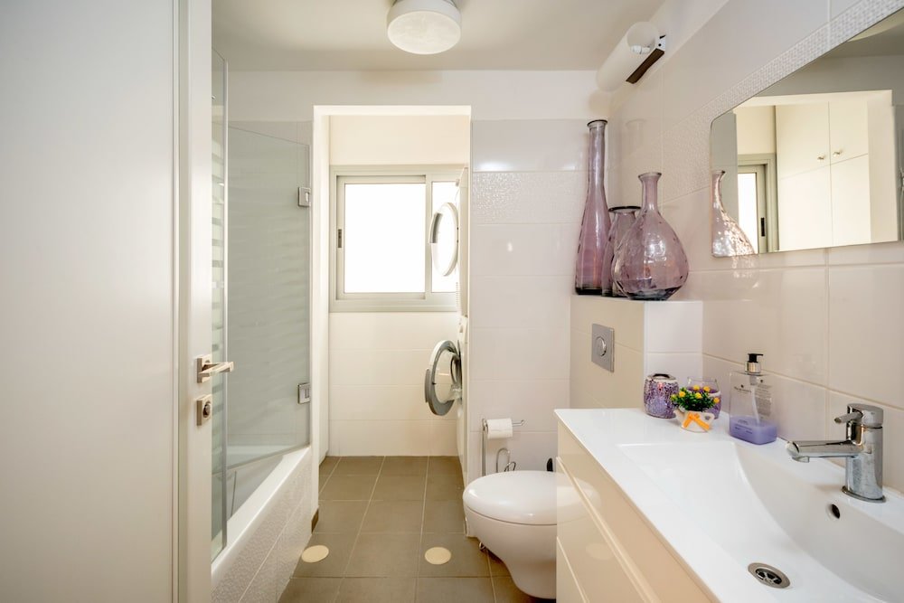 Фото Sea N' Rent - Ramat Aviv 3 Bed