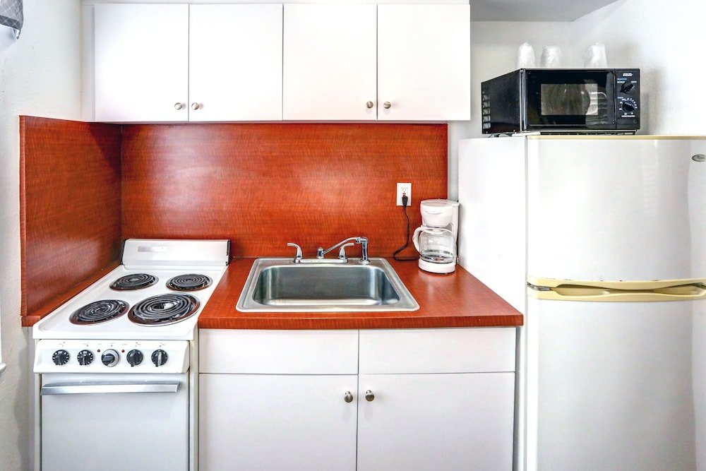 Фото Richard's Motel Extended Stay