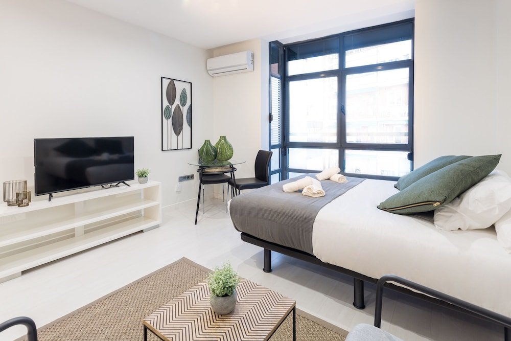 Фото Limehome Madrid Calle de la Paloma