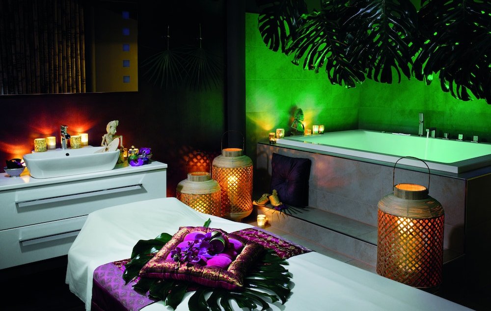 Фото Kurpark-Hotel Bad Dürkheim