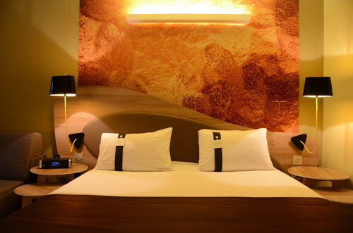 Внешний вид отеля Holiday Inn Reims Centre, an Ihg Hotel в Реймсе, фото 5