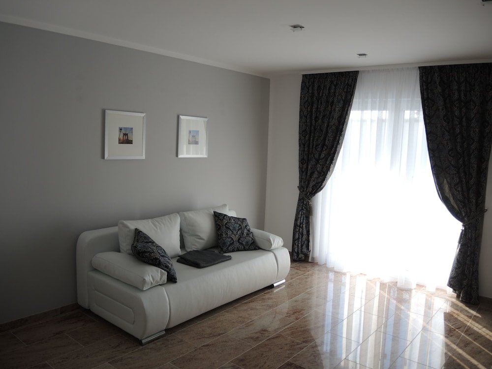 Фото Merkel Villa Apartamente