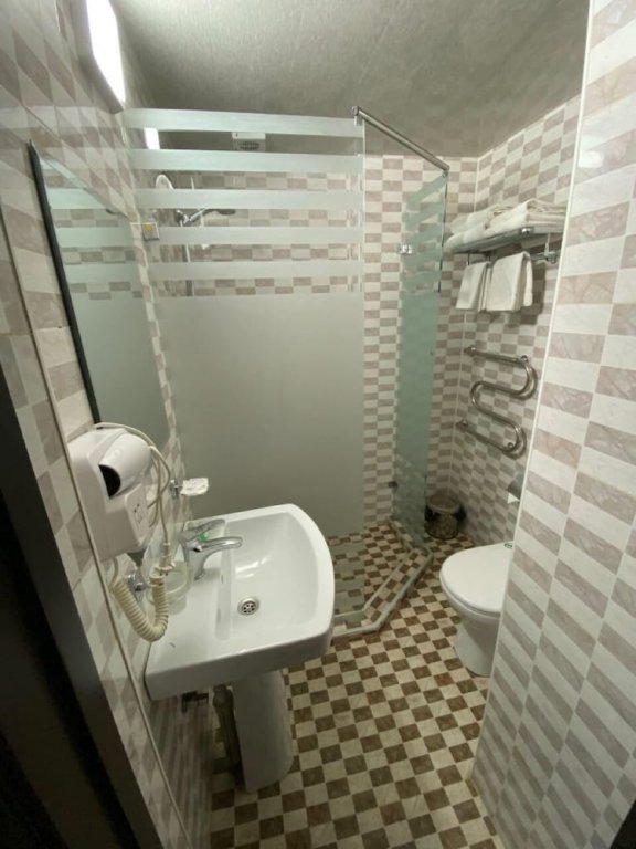 Фото Tourist Inn Hotel