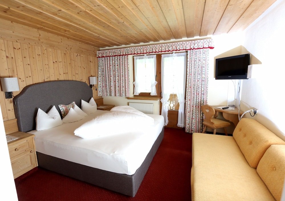 Фото Hotel Tirolerhof