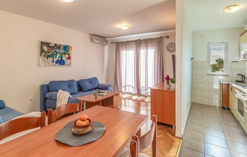 Жильё посуточно Stunning Apartment in Makarska With 1 Bedrooms and Wifi в Макарске