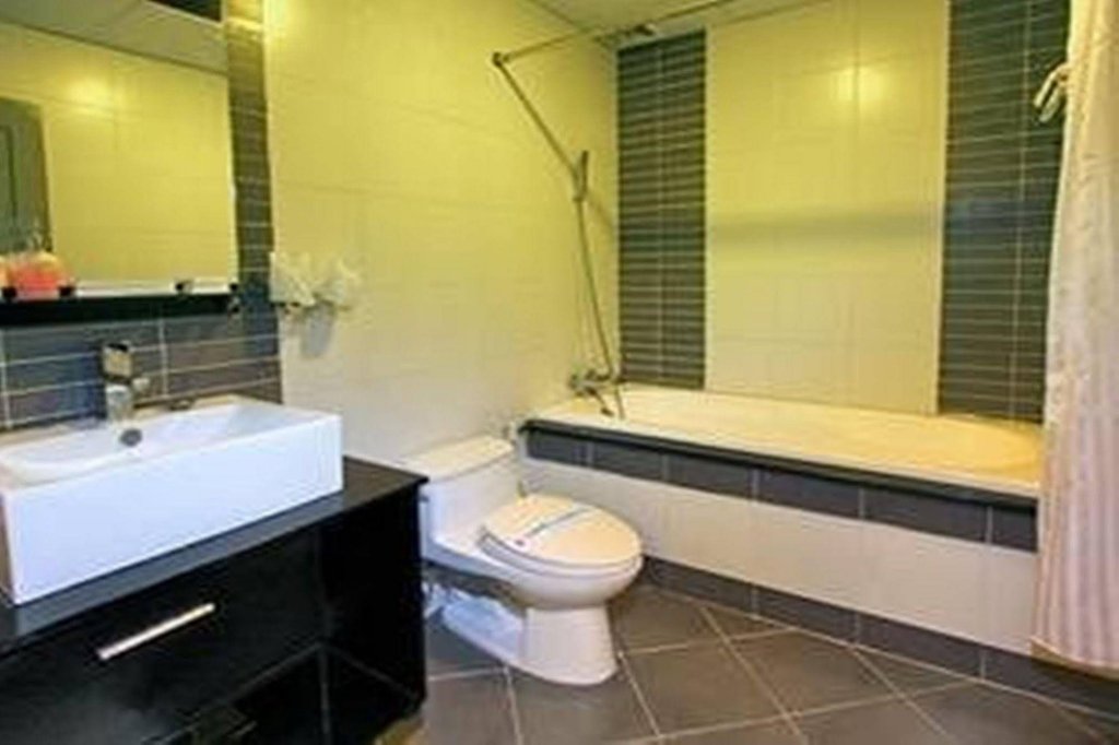 Фото A&em - The Petit Hotel