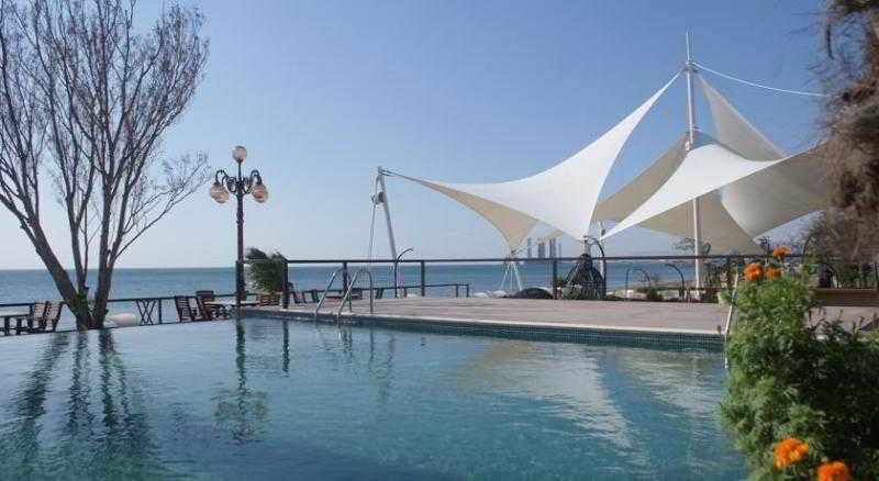 Гостиница The Crescent Beach Hotel & Leisure Resort в Баку