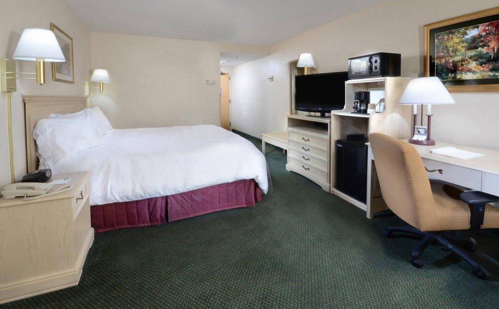 Фото Hampton Inn Martinsville