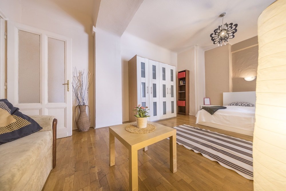 Фото Fakés Apartman