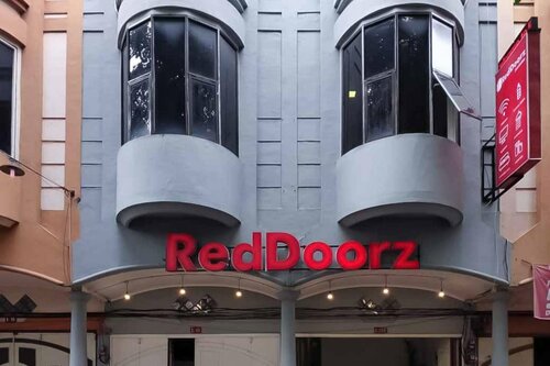 Гостиница RedDoorz @ Jalan Asia Medan