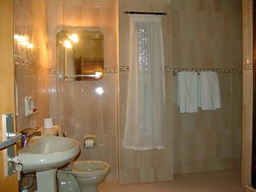 Фото Eastgate Hotel