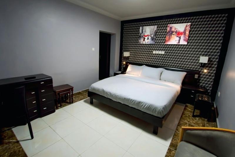 Фото Newland Luxury Apartments